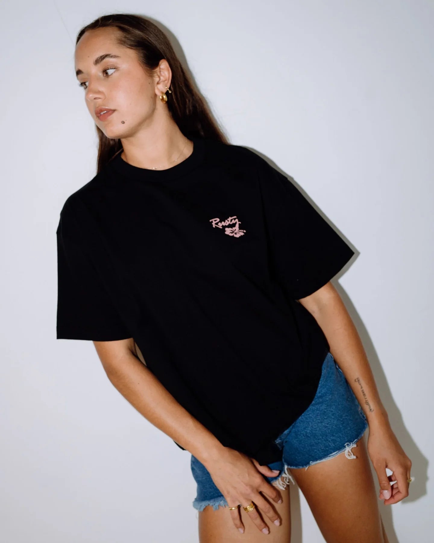 Jill Standard Fit Tee - Black