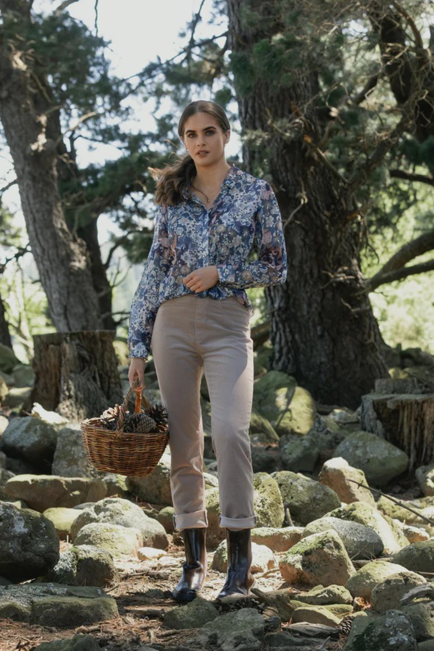 Vassalli Slim Leg Cord Pant Twig back