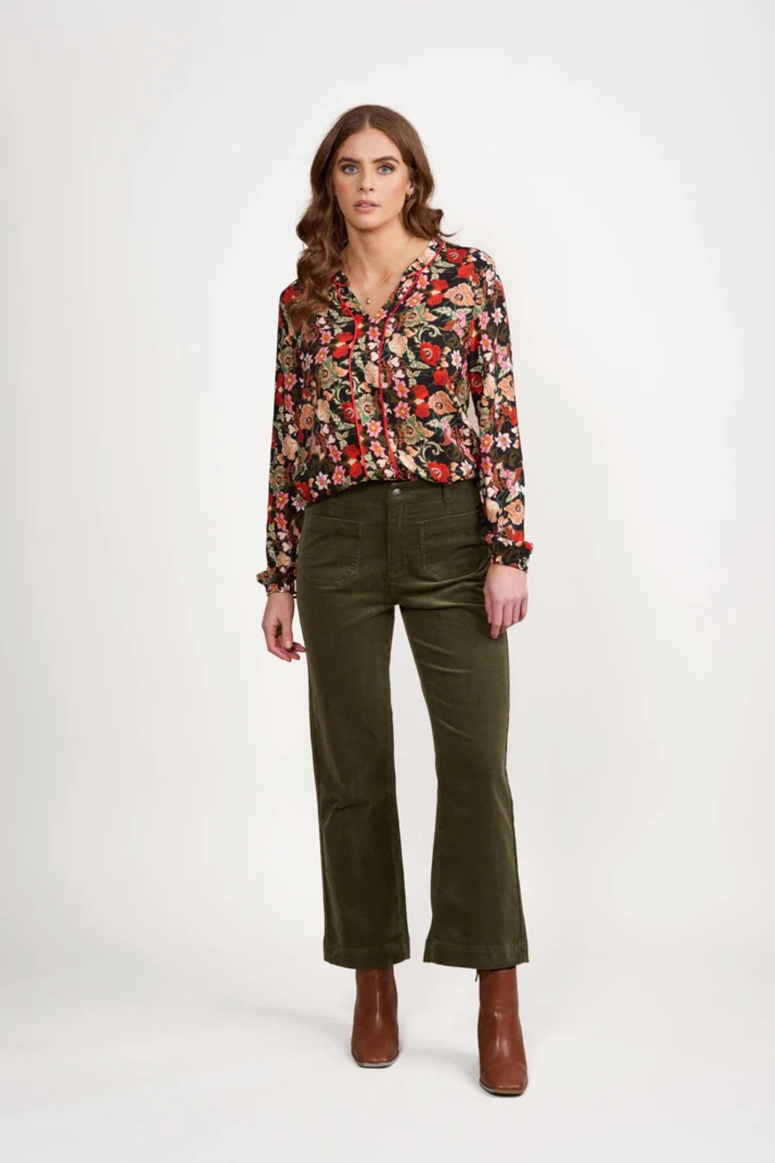 Vassalli Ankle Grazer Cord Pant Deep Sage