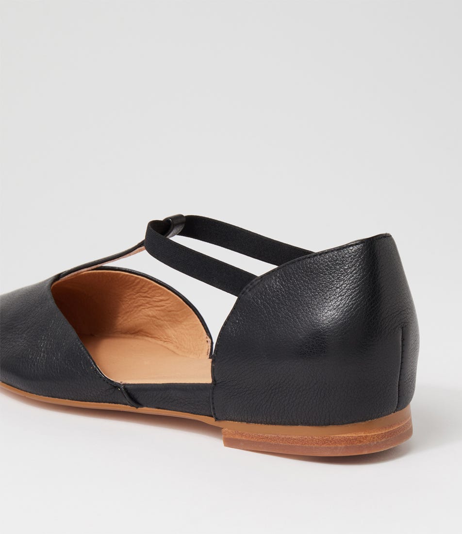 Saddie Flat - Black