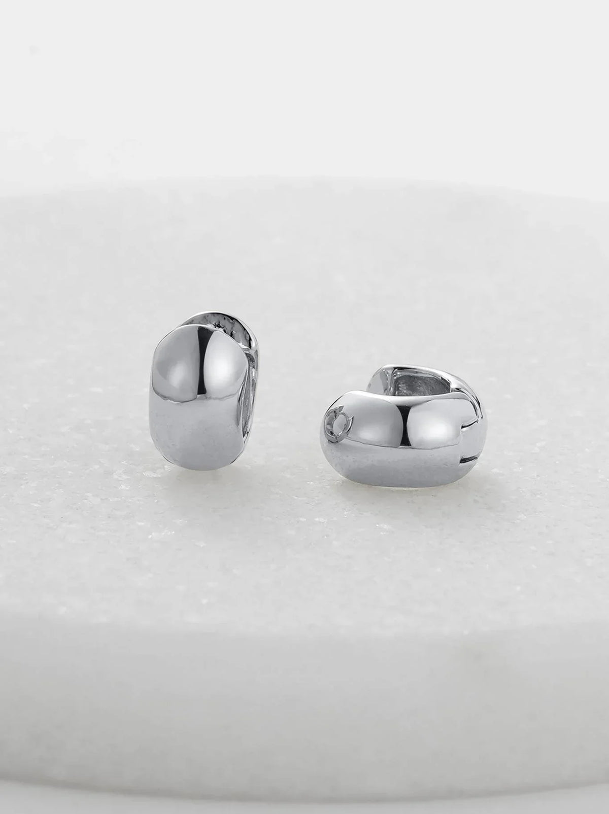 Zafino Vada chunky huggie earrings in silver