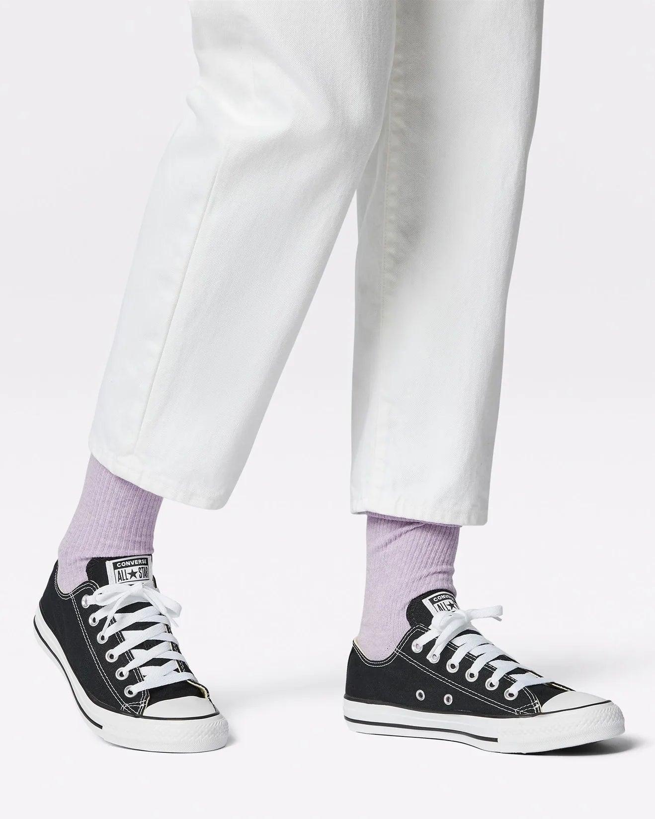 Converse Chuck Taylor All Star Canvas Low Top - Black (view 2)