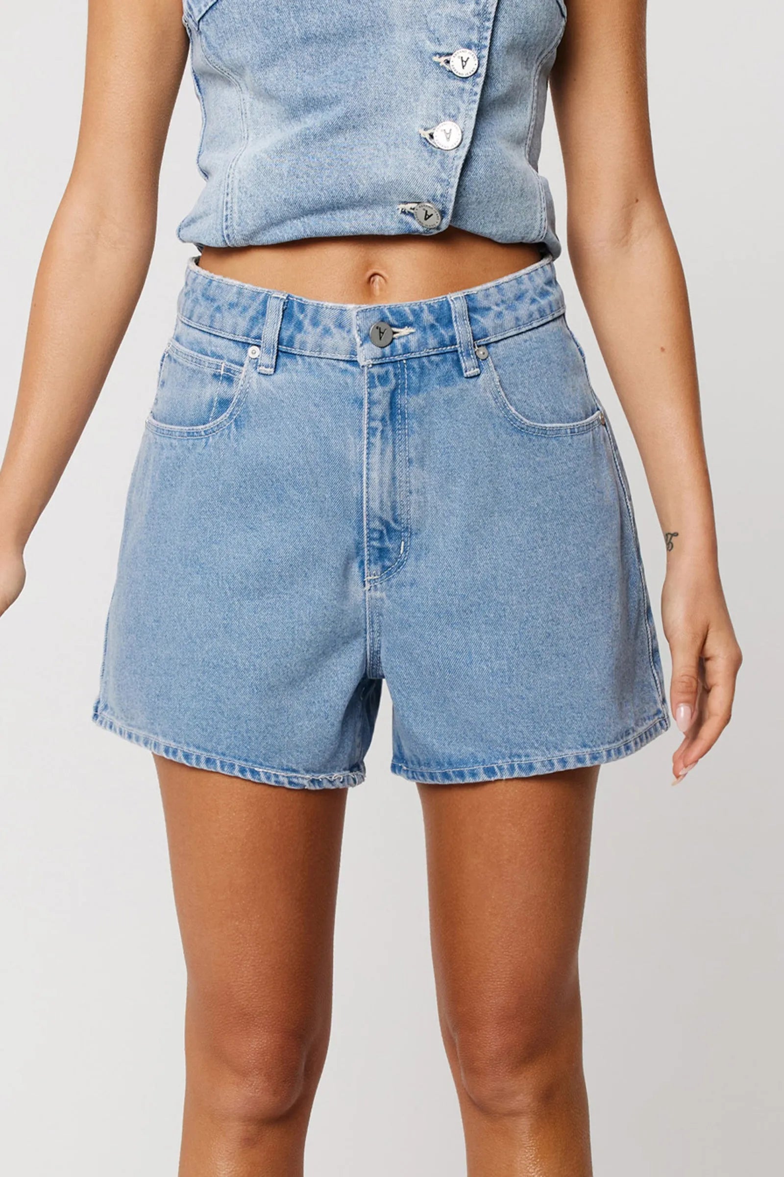 Abrand Venice Short - Jordan
