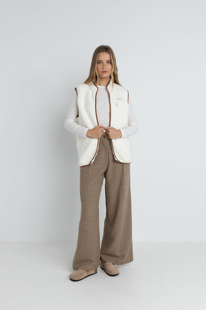 Aria Sherpa Vest - Vintage White