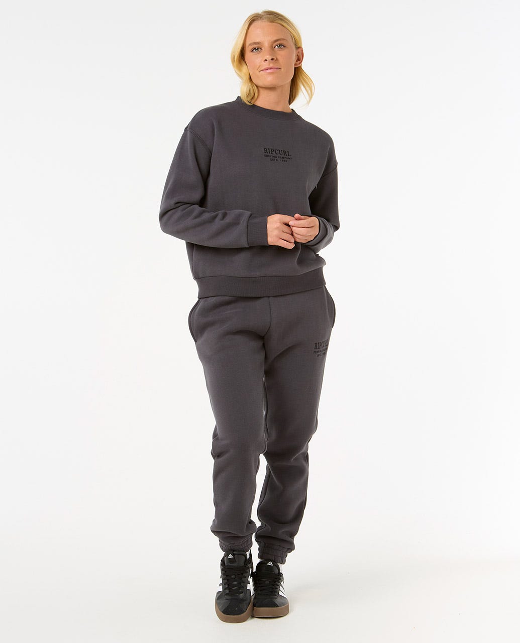 Surf Staple Relaxed Crew - Washed Black