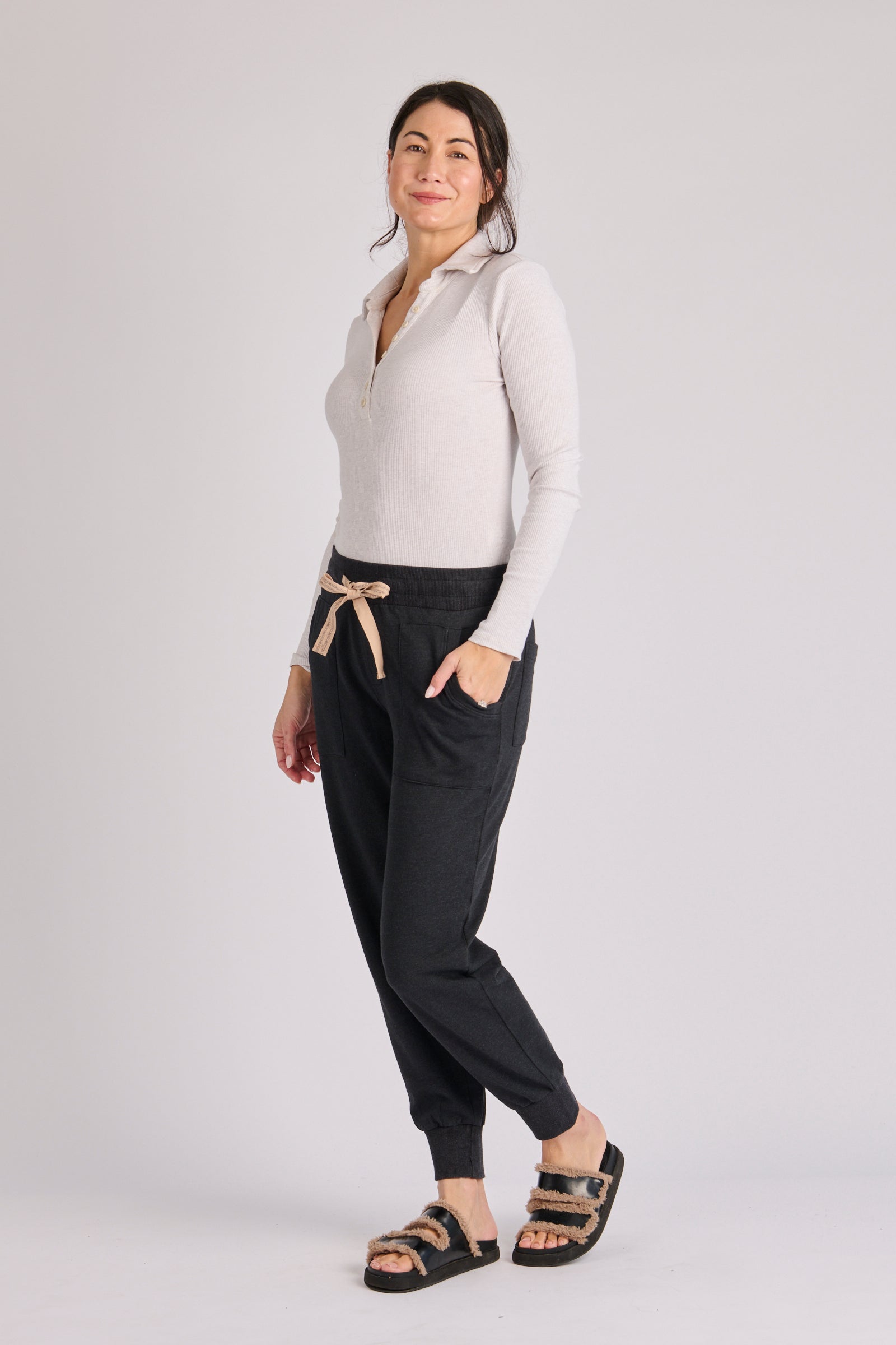 One Ten Willow Pocket Detail Pant - Black (view 3)