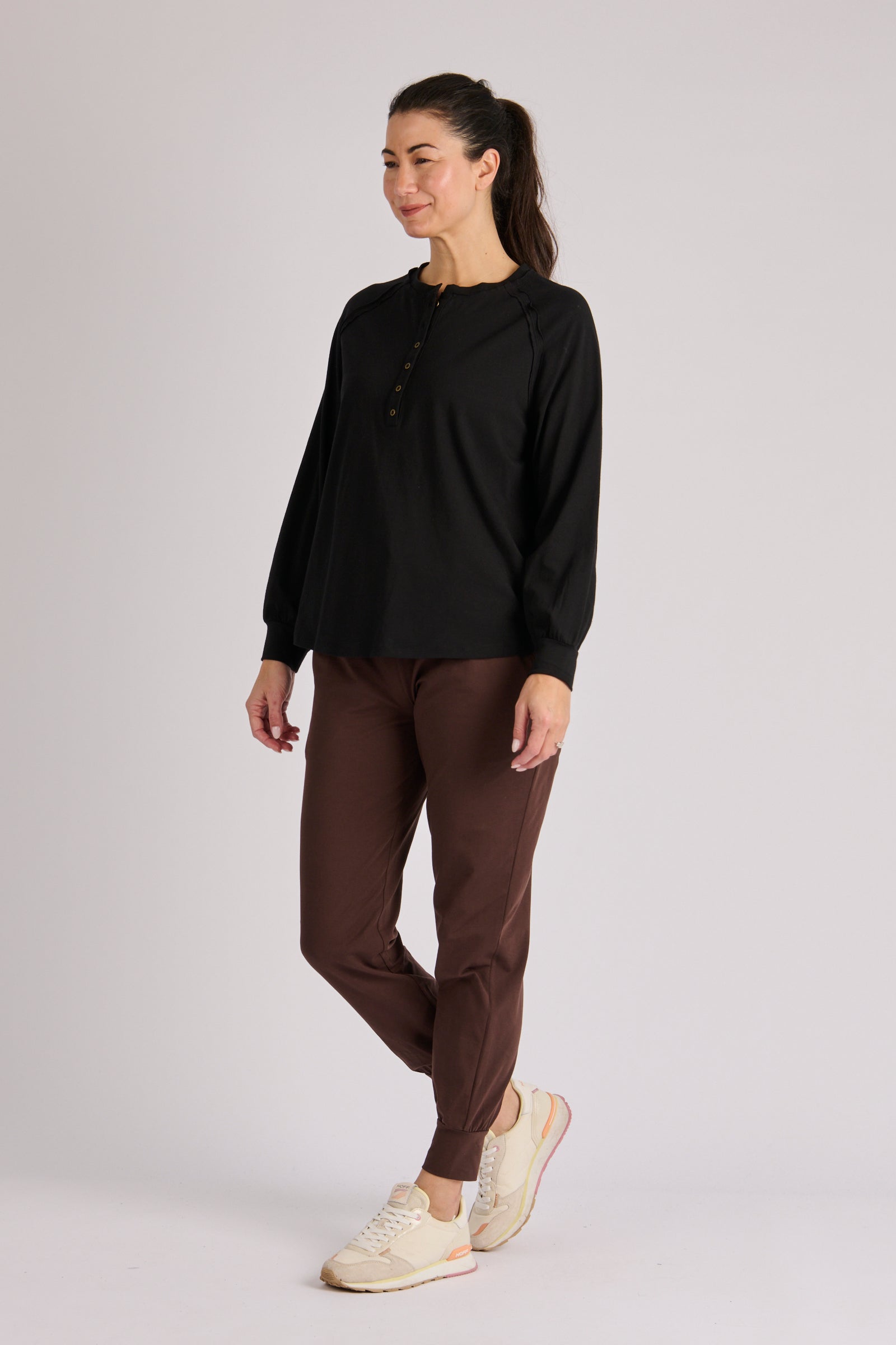 One Ten Willow Relaxed Henley LS Tee Black - detail