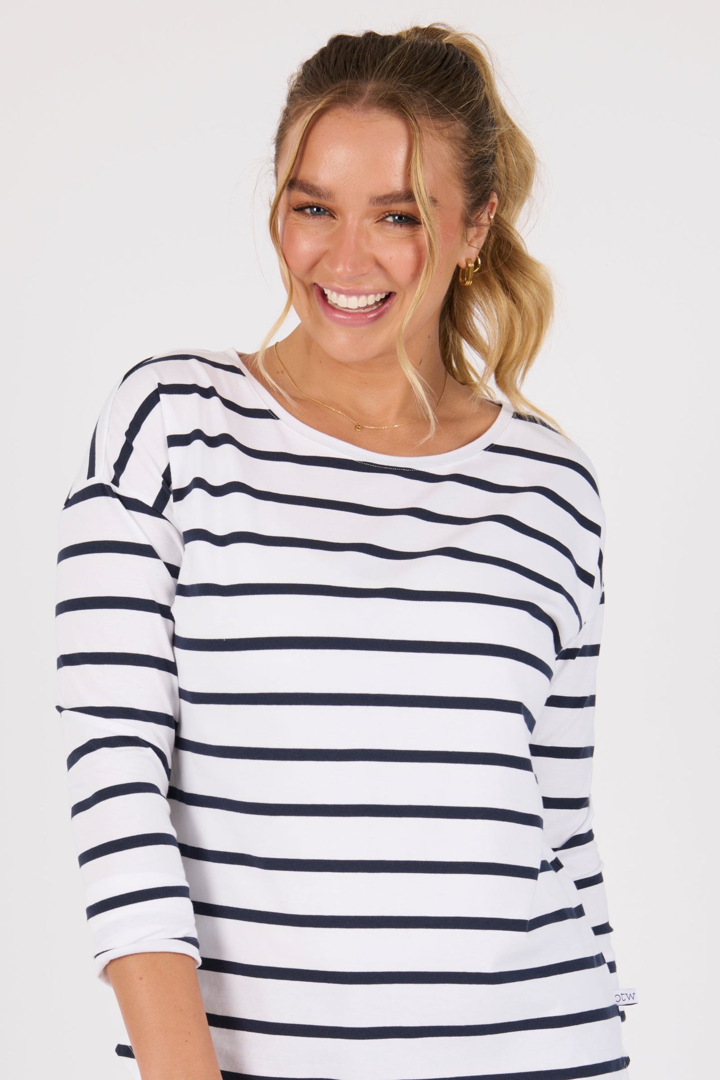 3/4 Sleeve Scoop Hem Tee - White / Navy Stripe