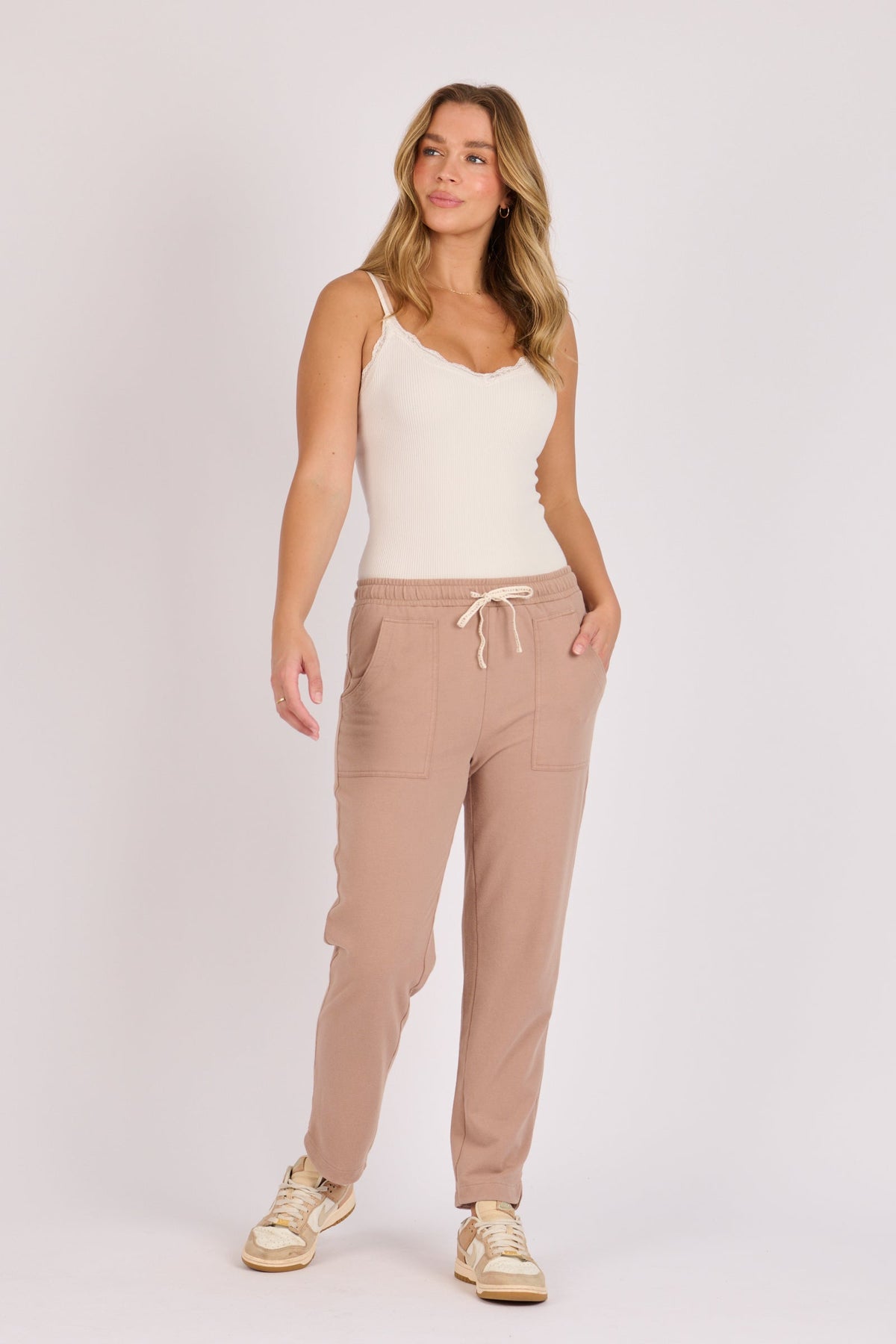 One Ten Willow Curve Hem Pant in coffee - full length