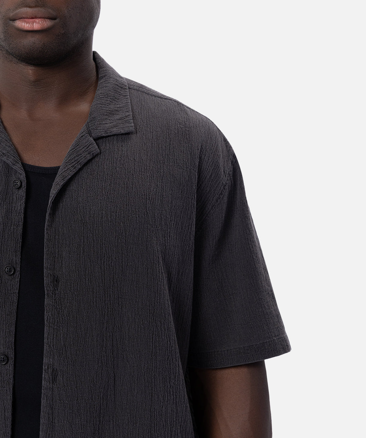 Industrie The Magna Short Sleeve Shirt in Onyx - detail