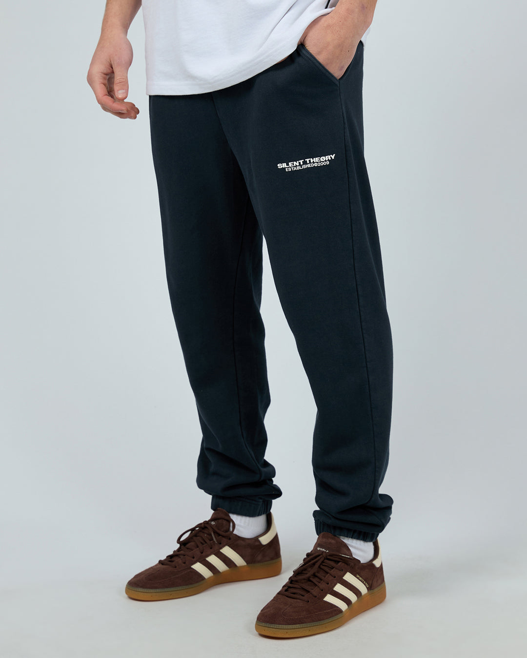 Silent Theory Essential Theory Trackpant V2 - Navy (view 4)