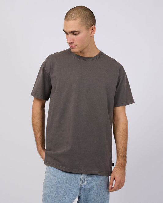 Solid Tail Tee - Coal