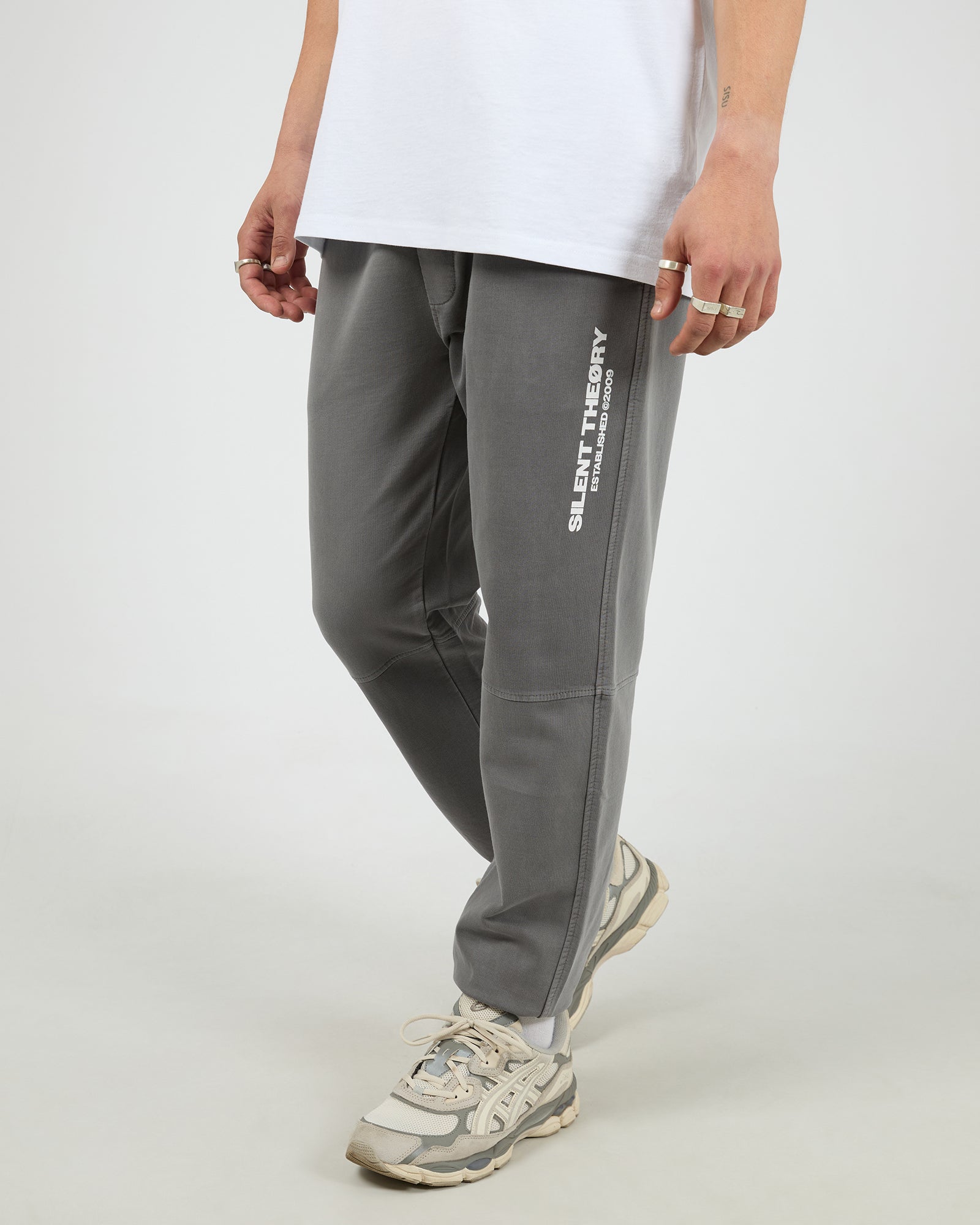 Silent Theory Essential Theory Trackpant V2 - Charcoal (view 4)