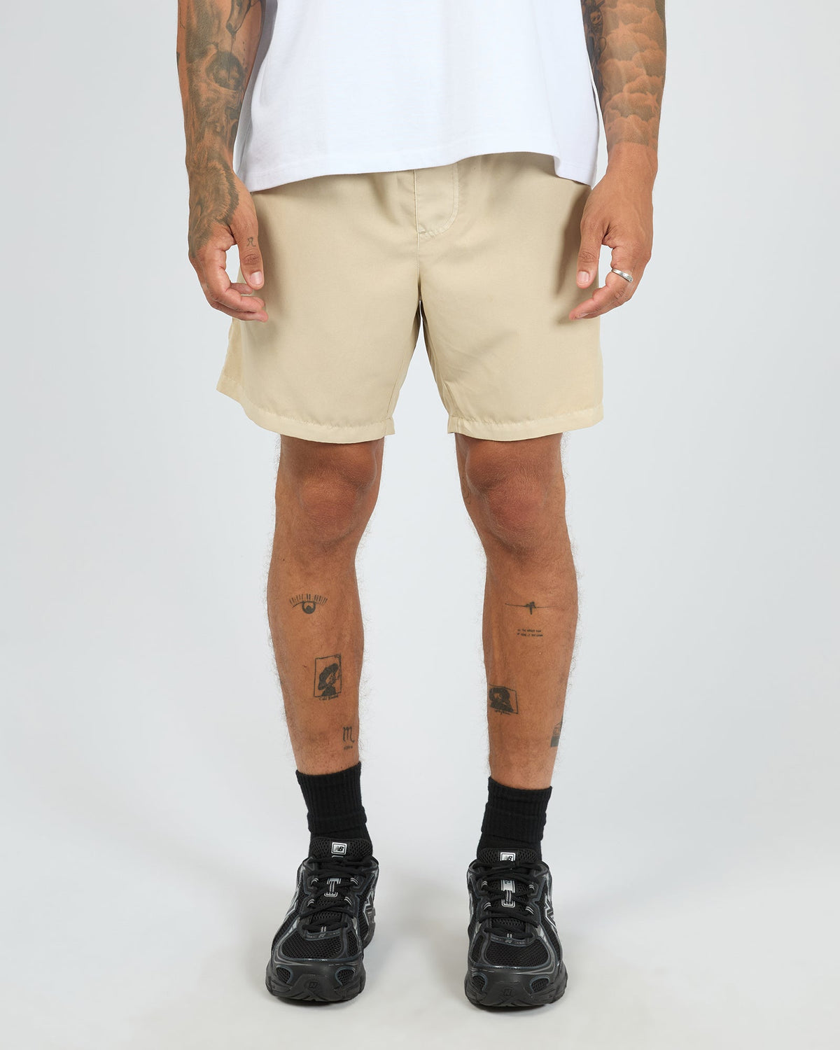 St Goliath Illusion short in bone, front view
