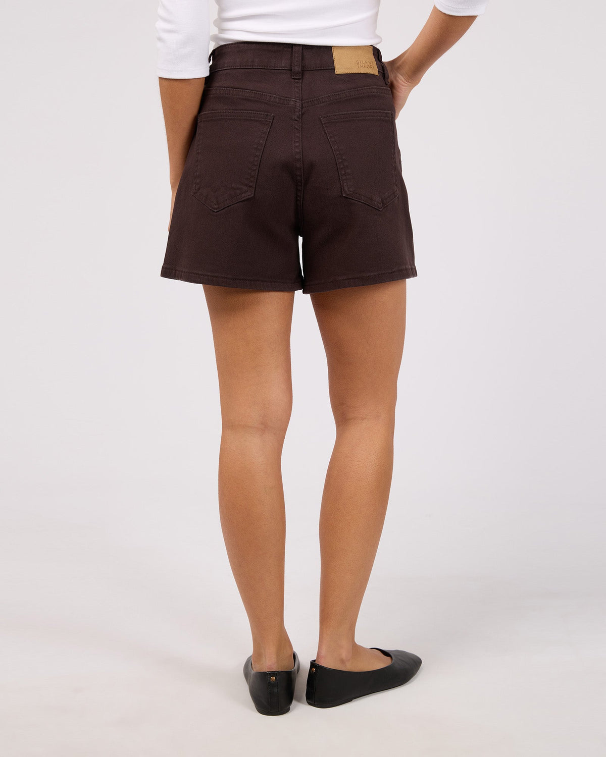 Silent Theory Kyia comfort short in chocolate, back view