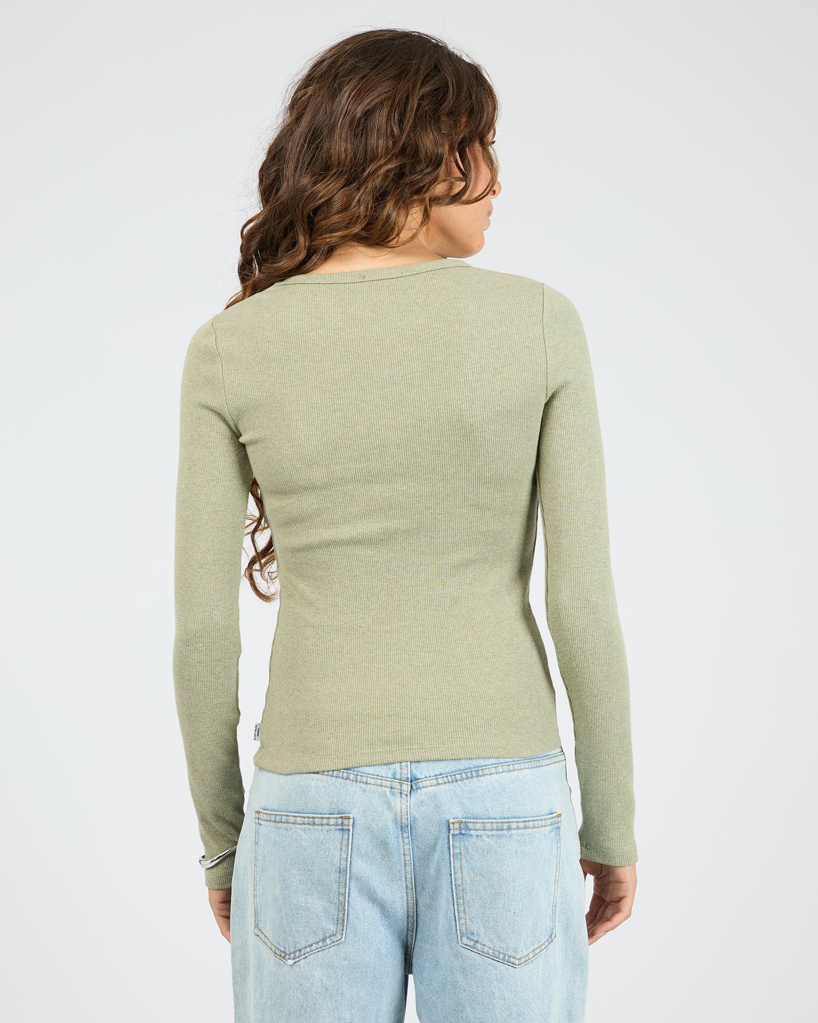 Silent Theory Rib Long Sleeve Tee Fern - detail view