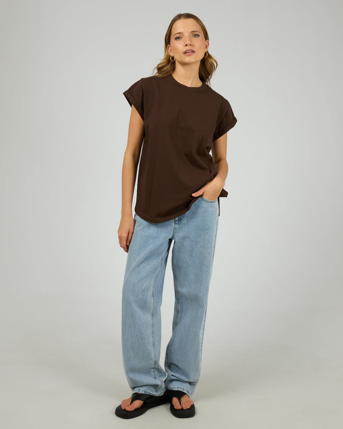 Silent Theory Essential tee in chocolate, side view