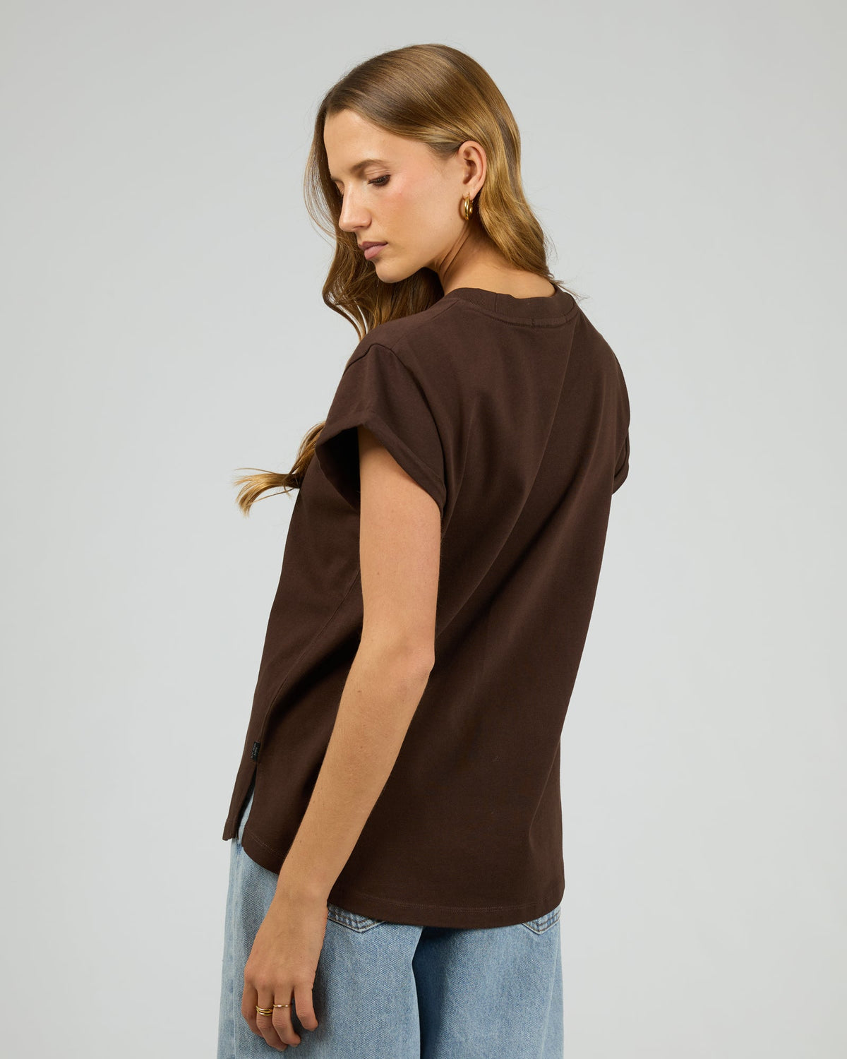 Silent Theory Essential tee in chocolate, back view