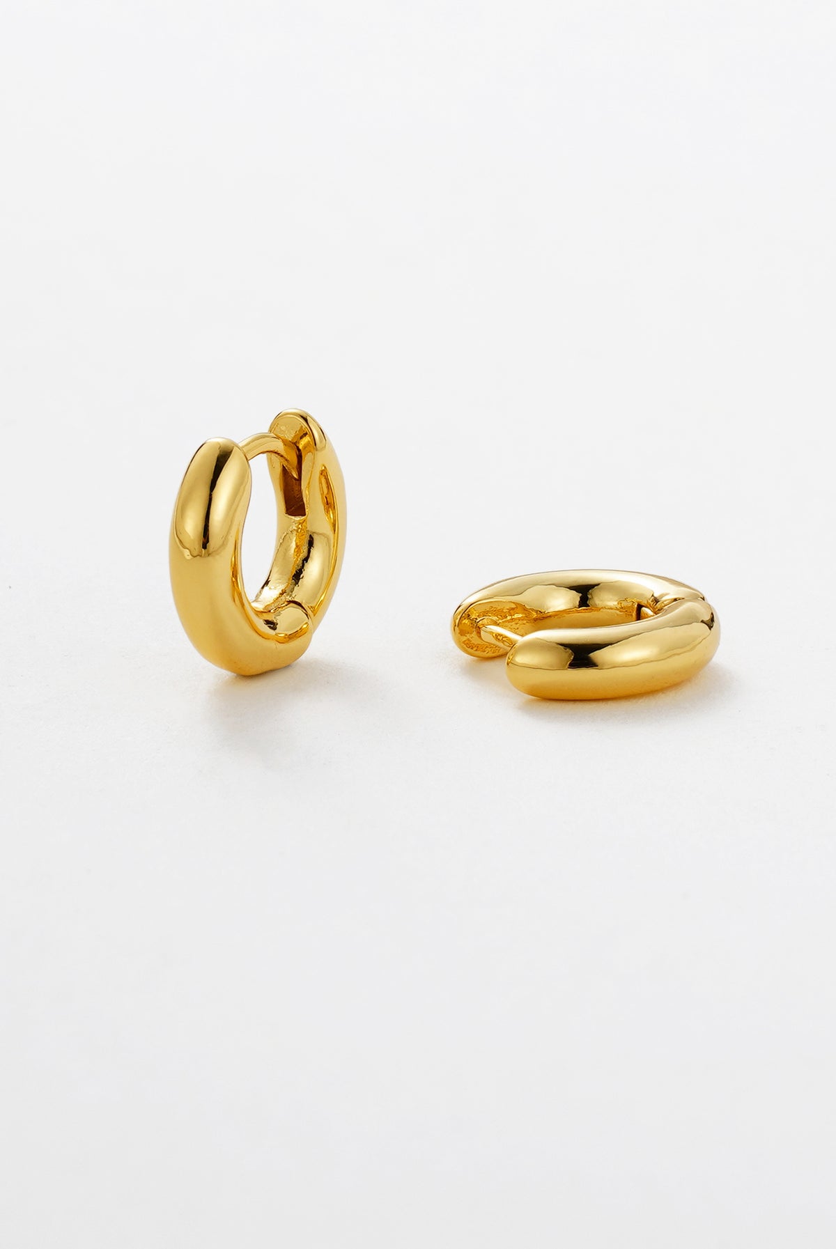 Zafino Kendall Huggie in Gold