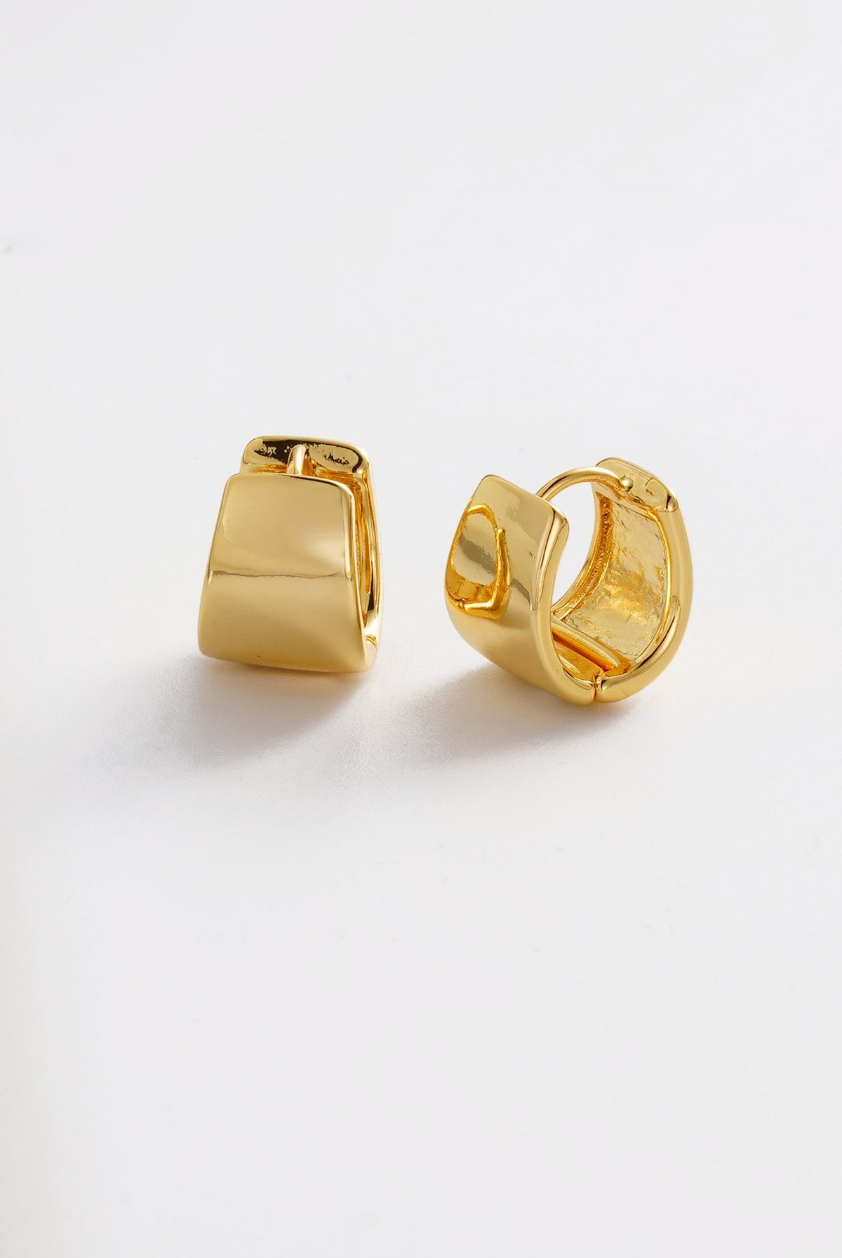 Zafino Riley Hoop gold side view
