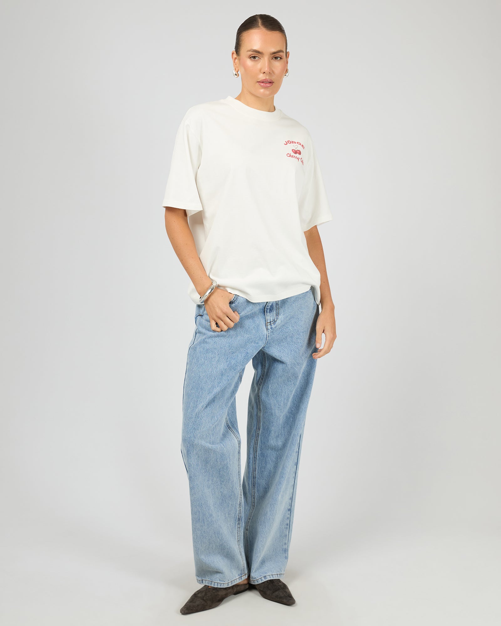 Jorge Cherry Cola Tee in vintage white - back