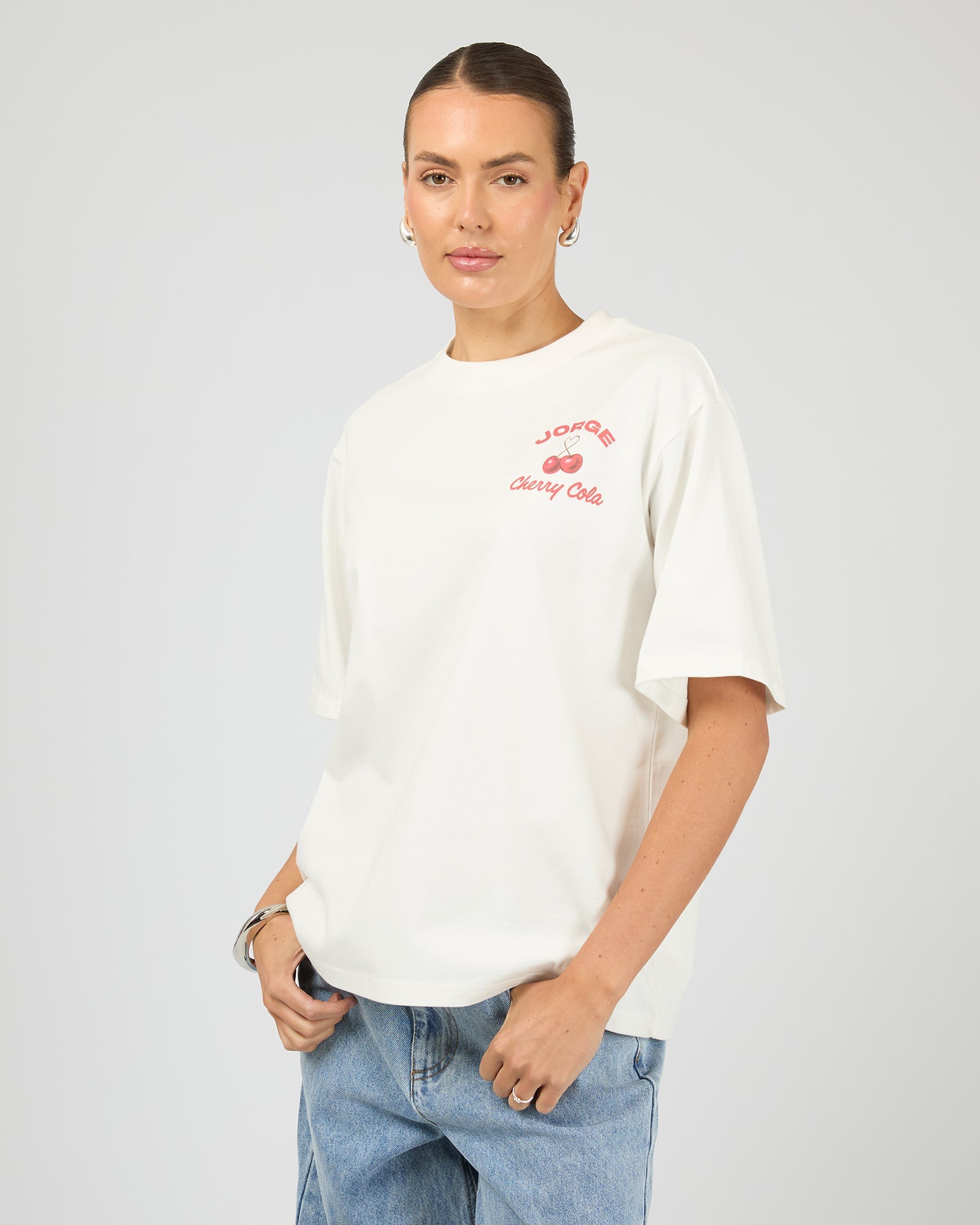 Jorge Cherry Cola Tee in vintage white - worn