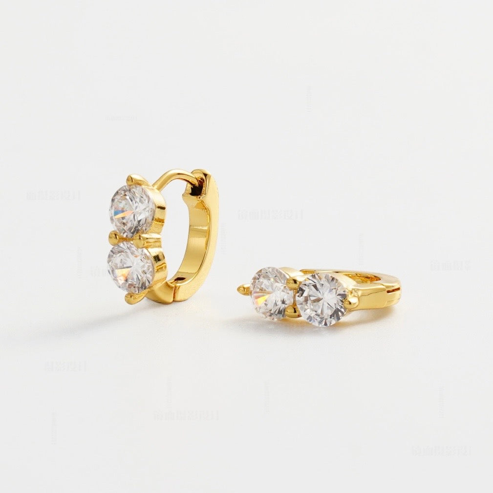 Zafino Zoe Huggie Gold detail