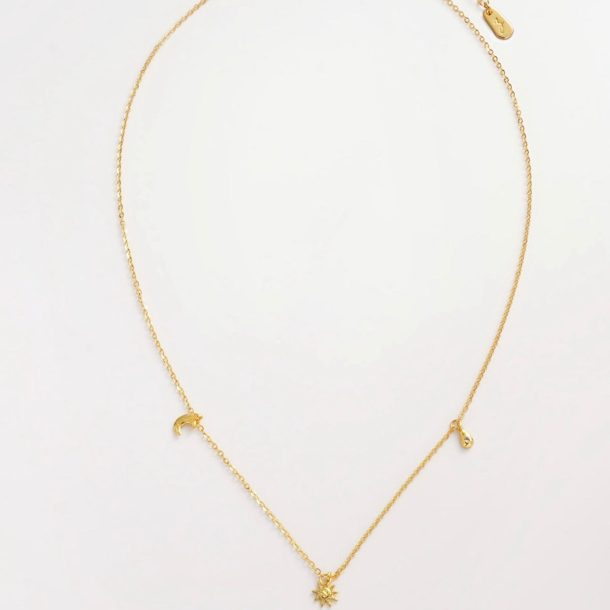 Zafino Luna Charm Necklace Gold detail