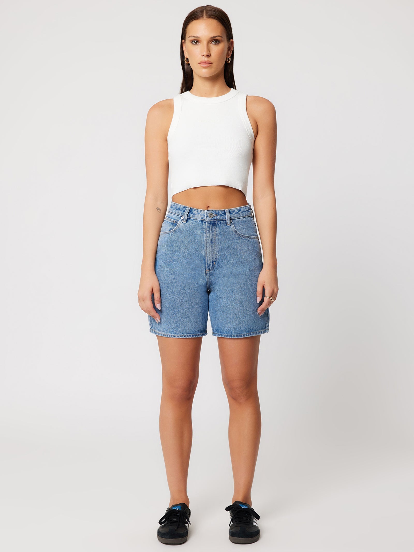Abrand Carrie Short - Naomi Mid Vintage Blue (view 5)