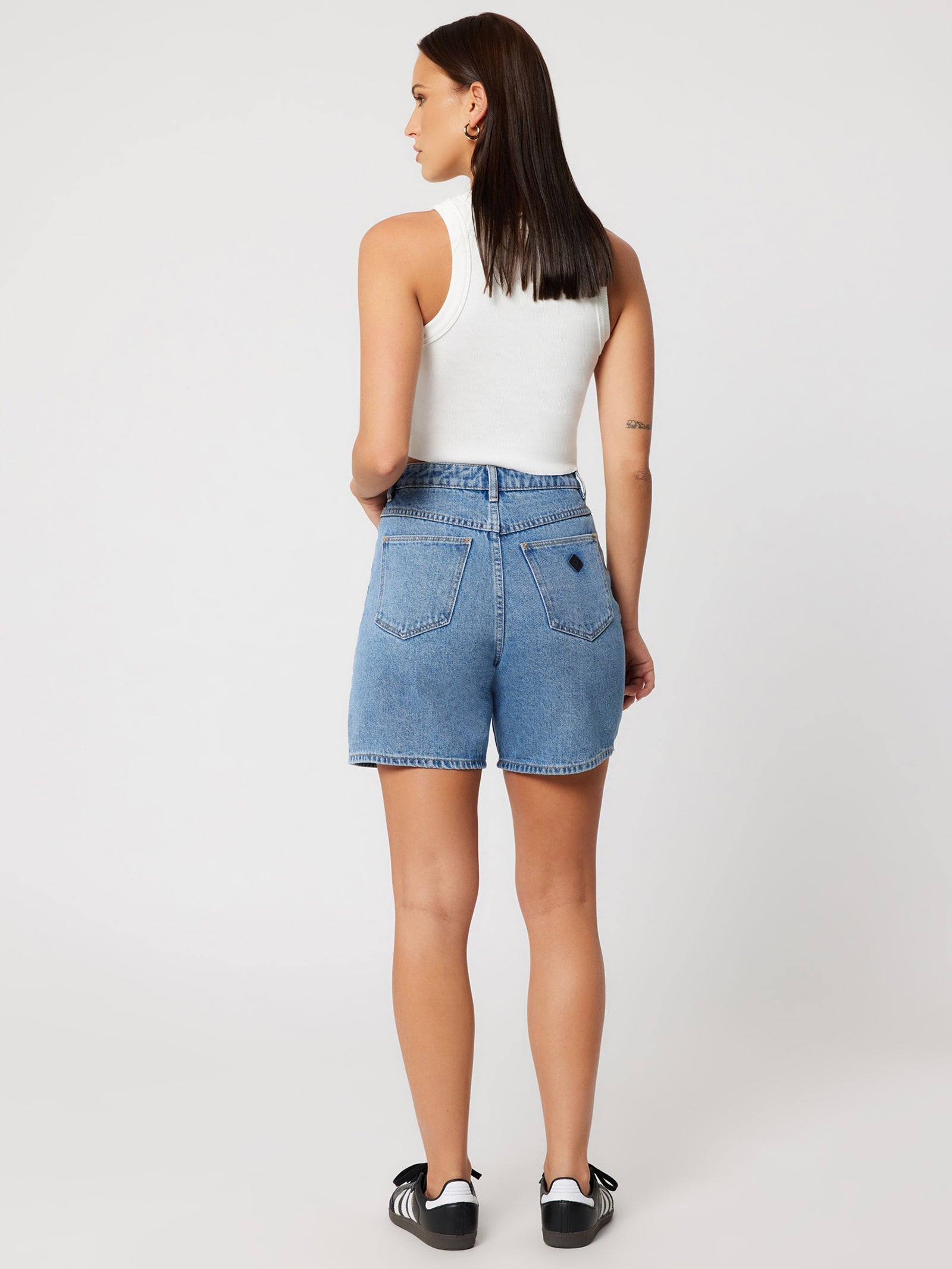 Abrand Carrie Short - Naomi Mid Vintage Blue (view 3)