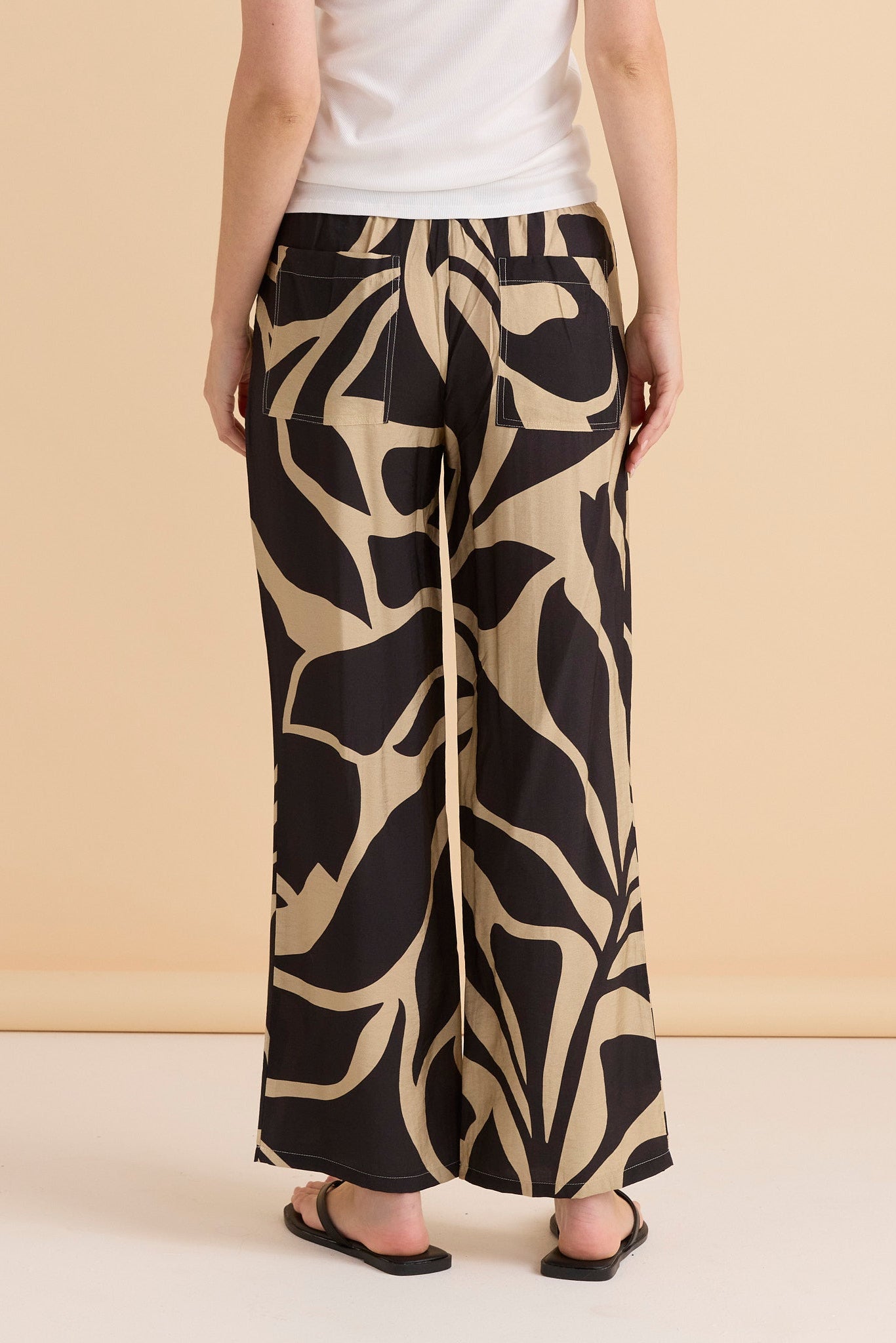 Betty Basics Sutton Relax Pant - Monochrome Floral (view 3)