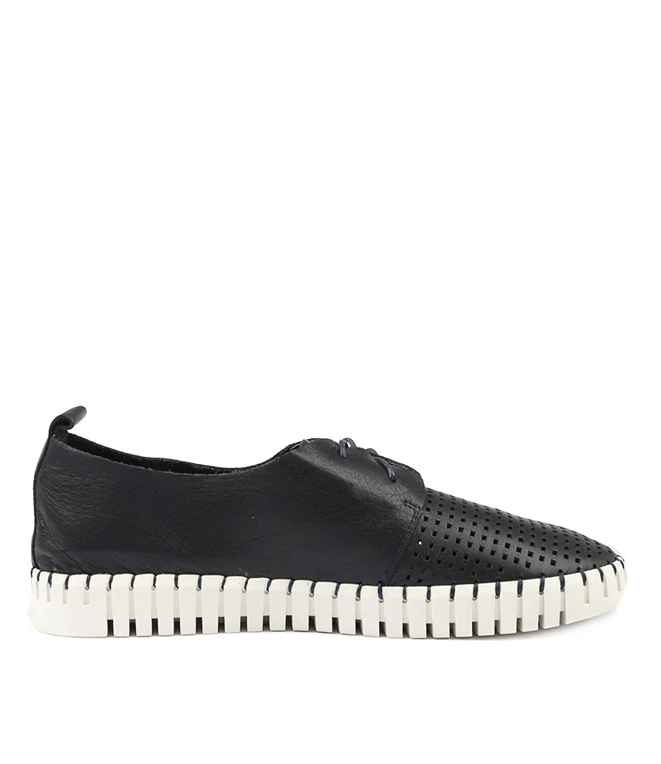 Django & Juliette Huston Sneaker - Navy (view 4)