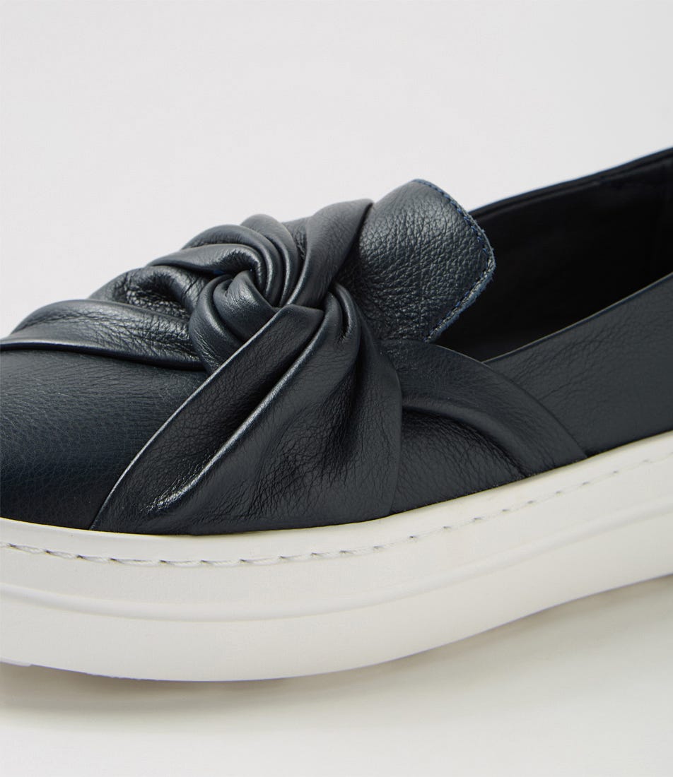Django & Juliette Winsoris Shoe - Navy / White (view 6)