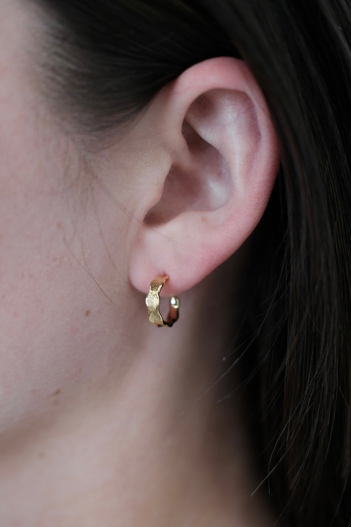 Zafino Kaia Earring small gold worn