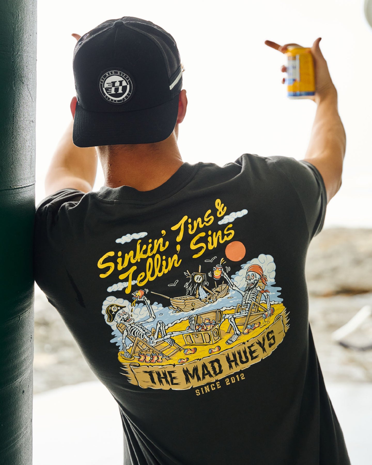 The Mad Hueys Sinkin Tins Ss Tee - Vintage Black (view 4)