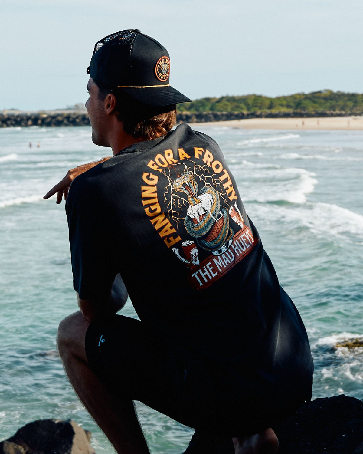 Mad Hueys Fanging Keg SS Tee in washed black - worn
