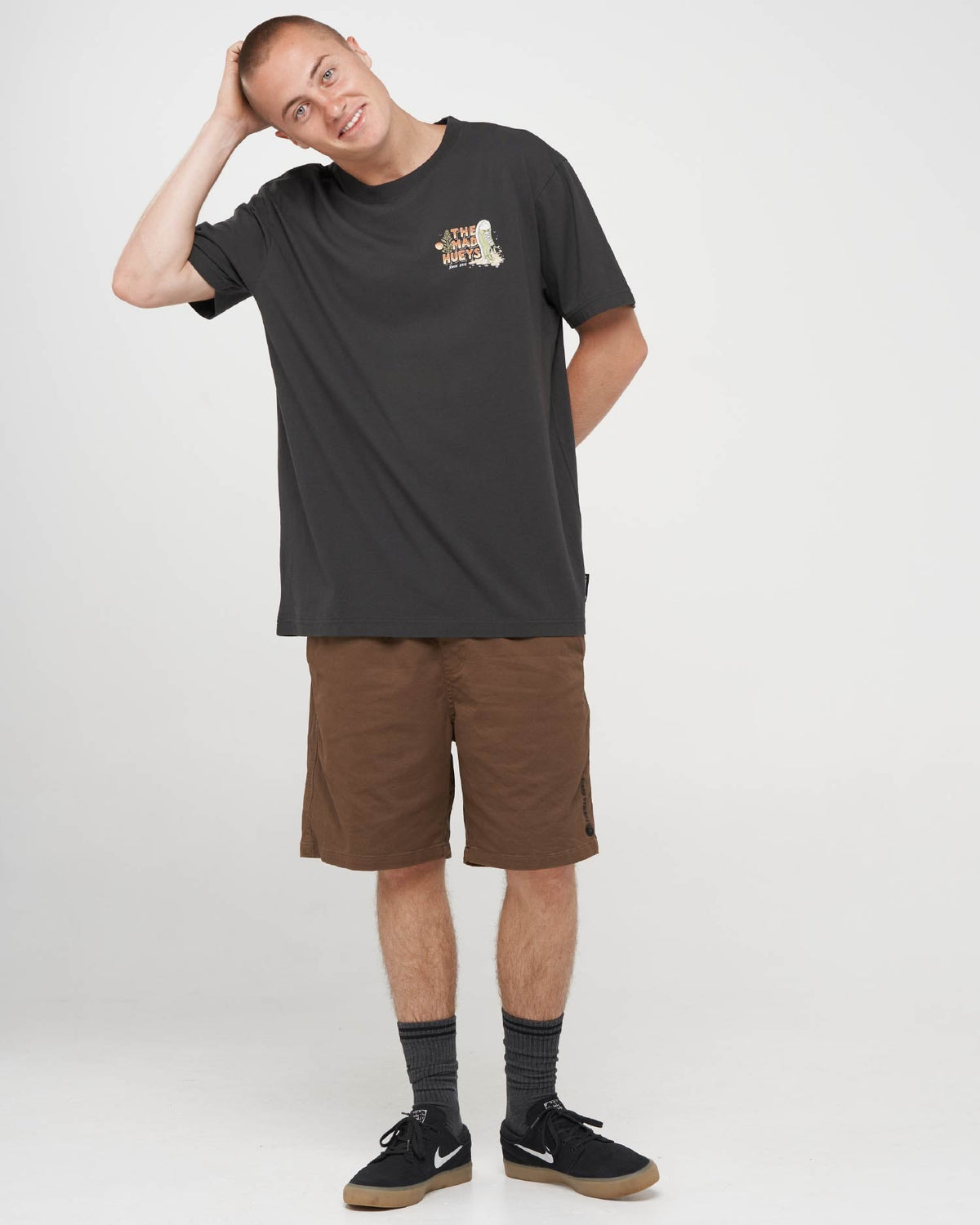 Mad Hueys Shoey Bar SS Tee in vintage black - detail