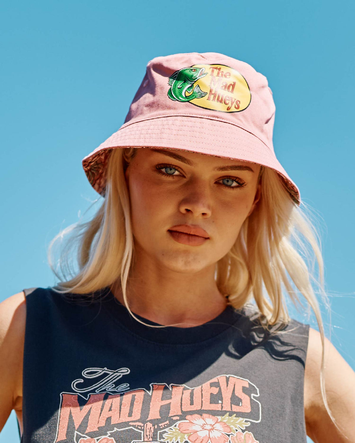 Mad Hueys Pro Hueys Womens Reversible Bucket Hat in dusty pink - detail