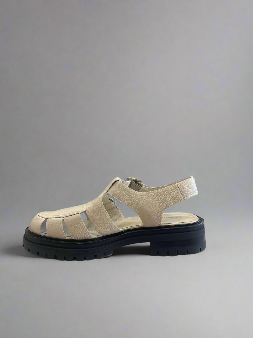 Ailas Fisherman Sandal - Cream / Black