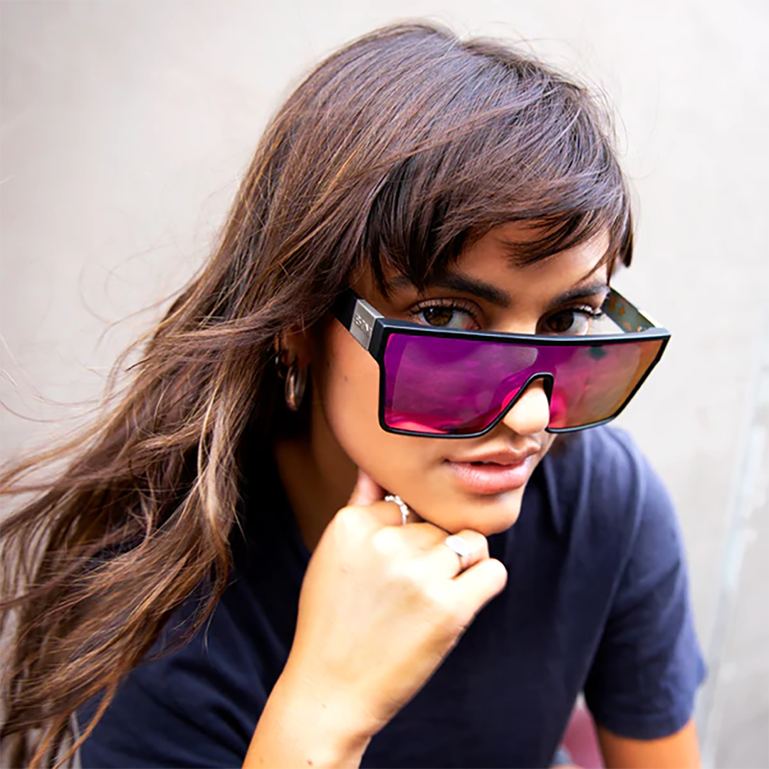Loose Cannon - Black / Pink