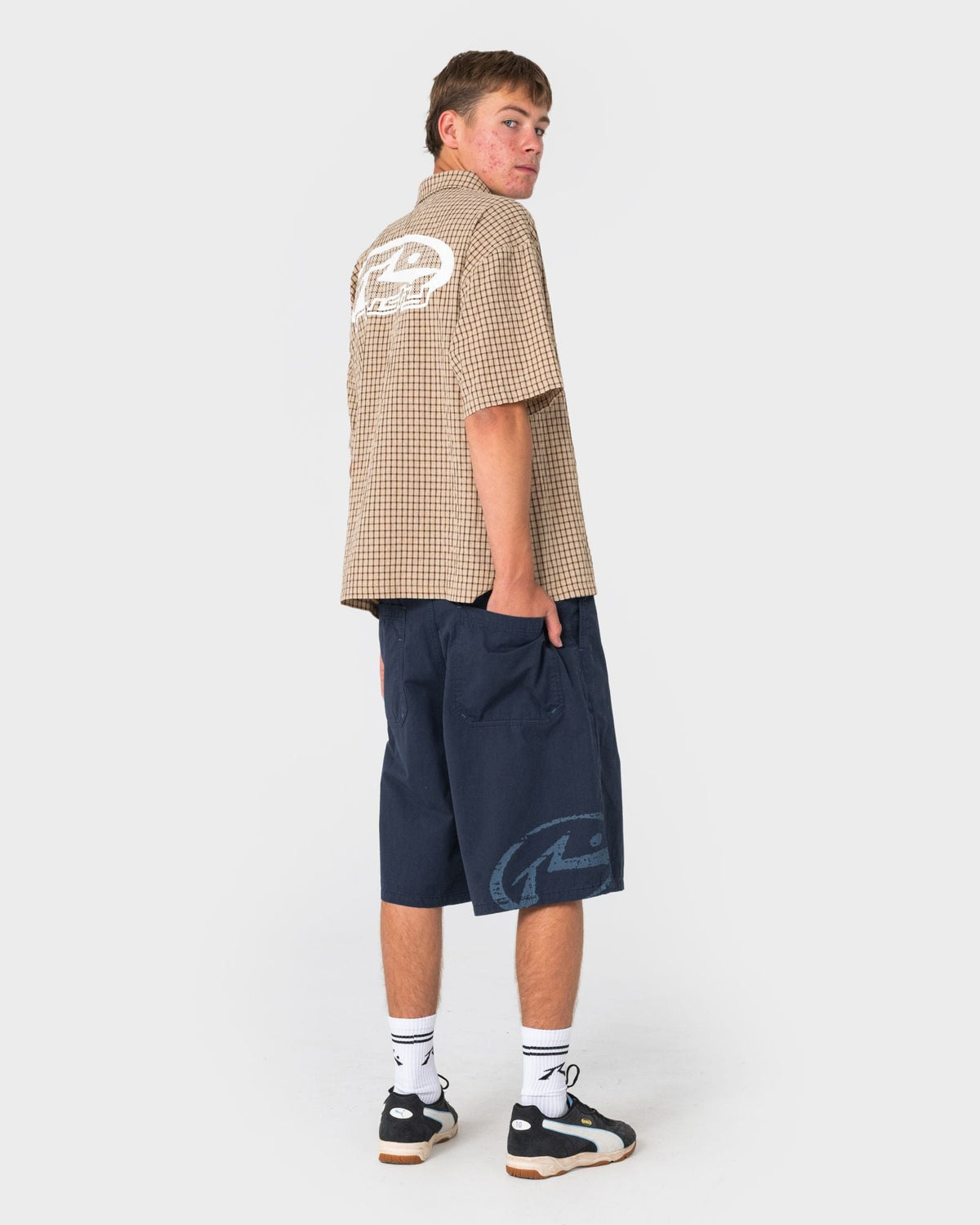 Rusty Defender Dennis Short Sleeve Shirt in mushroom
