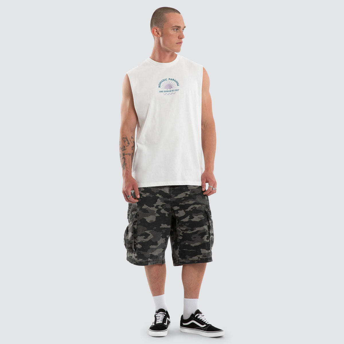 Nomadic Seashore relaxed muscle in natural white, styled view