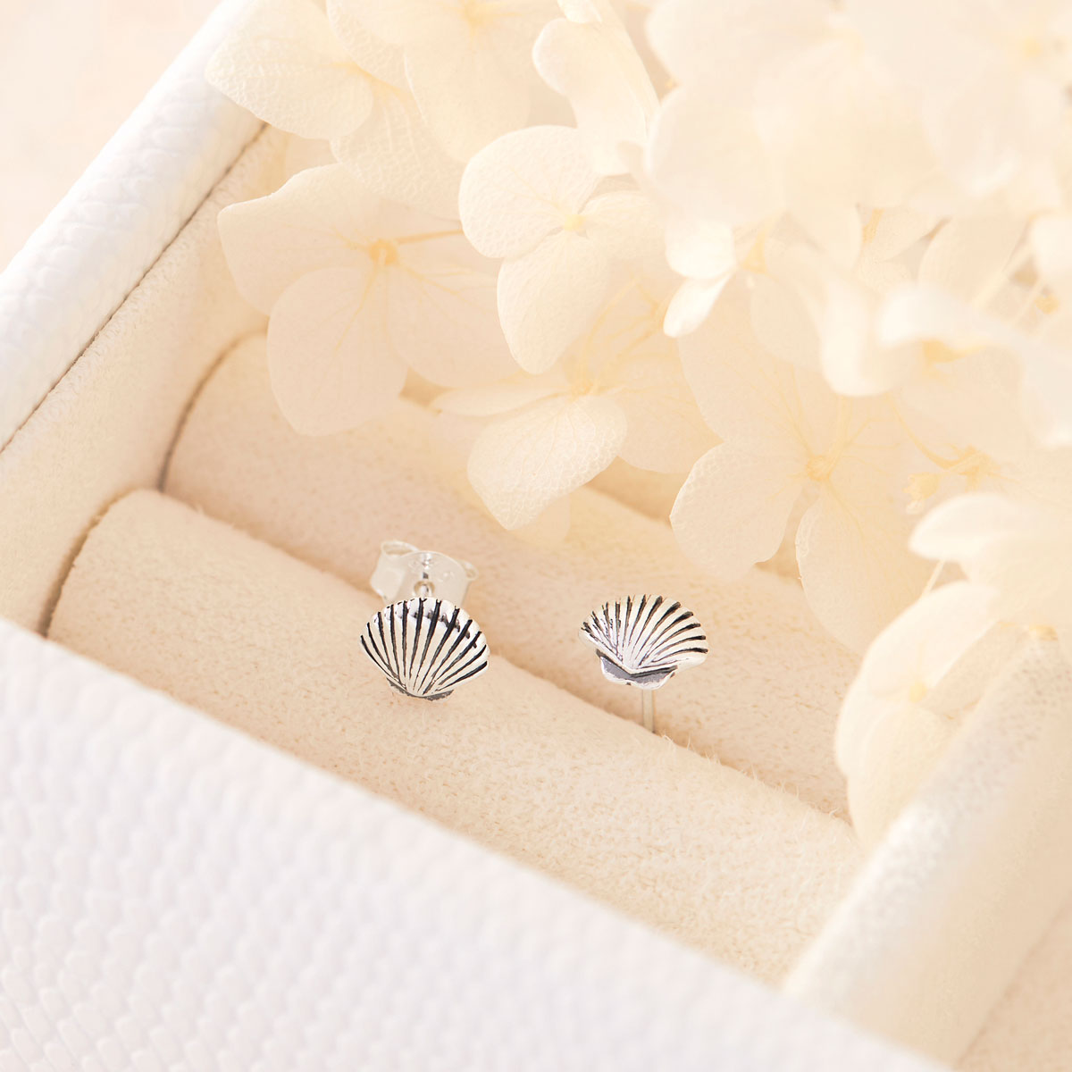 Sterling silver dainty seashell stud earrings - detail