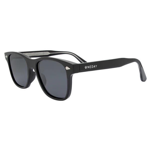 Oneday Halston - Black Smoke Polarised (view 7)