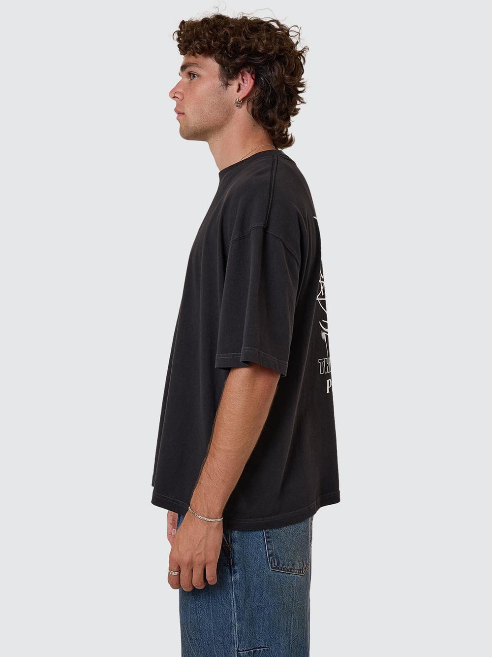 Thrills Pure Delusion Box Fit Oversize Short Tee - Faded Black (view 5)
