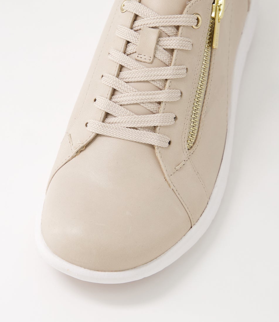 Solar Xf Leather Sneakers - Almond / White Sole