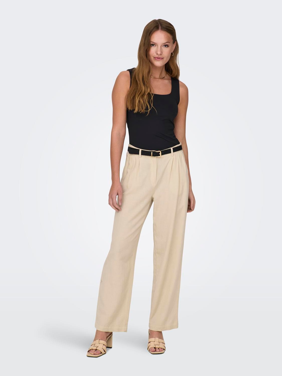 Lea Sleeveless 2 Ways Top - Black