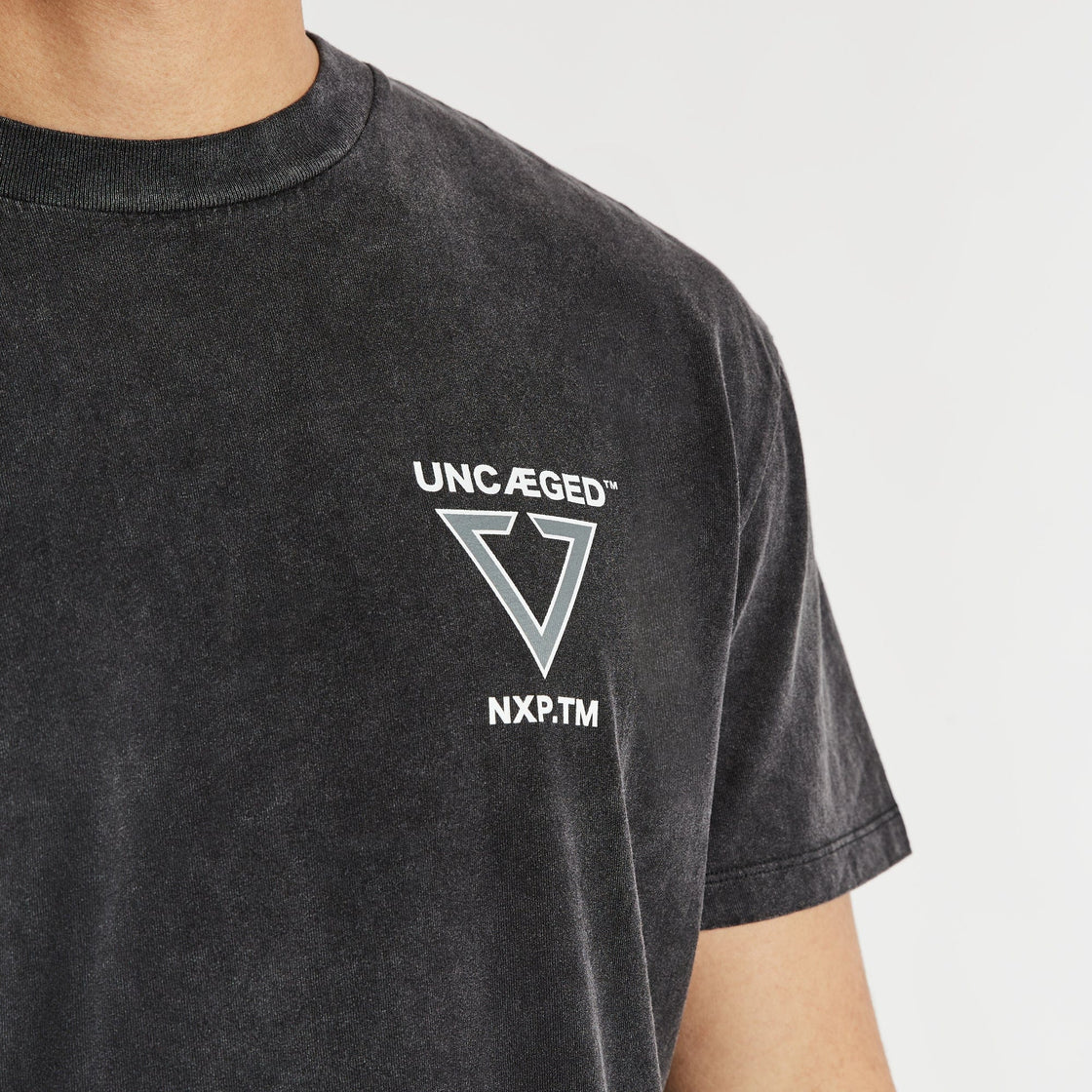 Uncaged Tee - Mineral Black