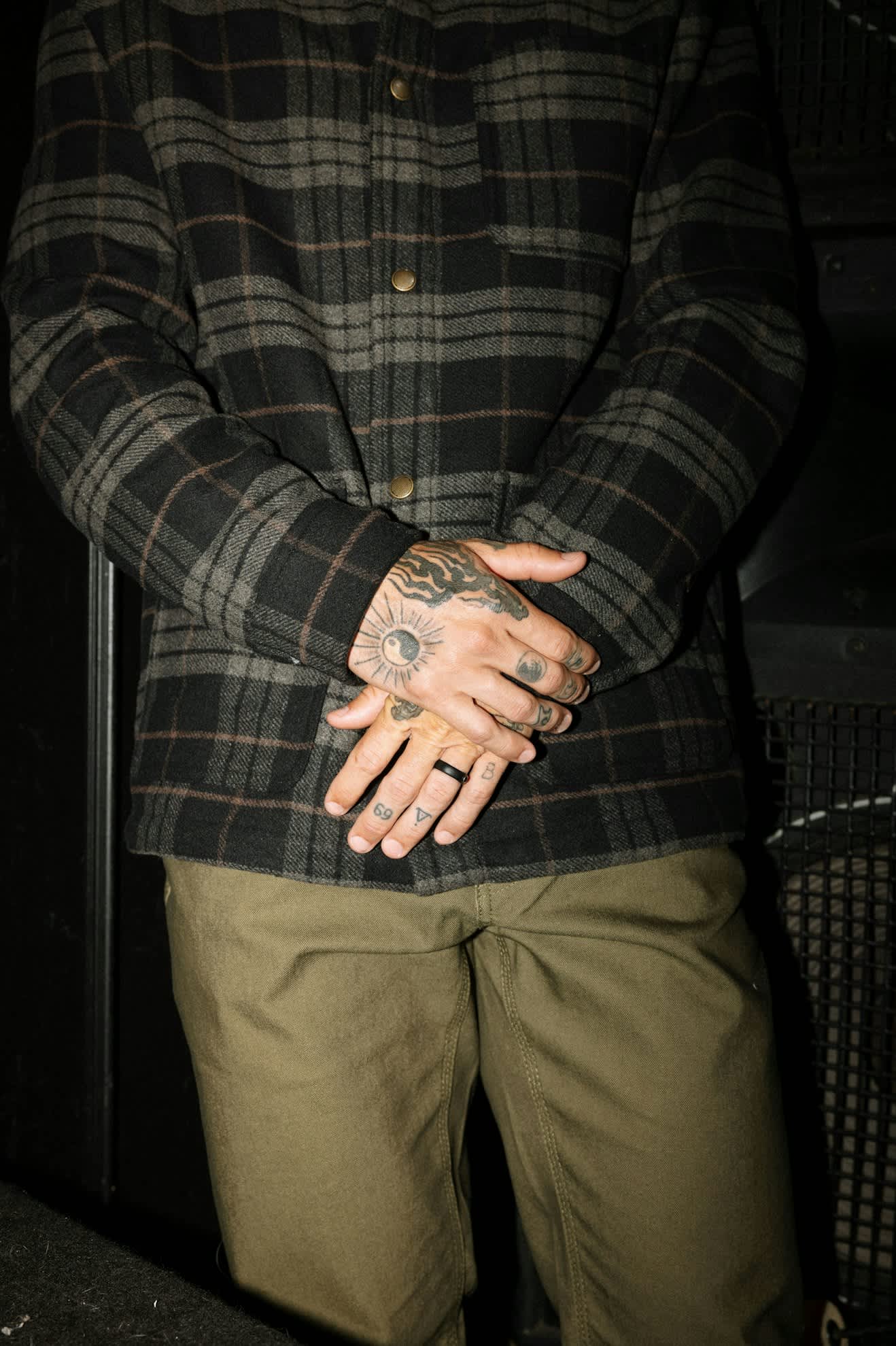 Brixton Bowery Flannel - Black / Charcoal (view 3)